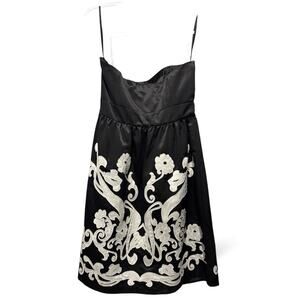 White House Black Market Floral Applique Party Tea Dress Stapless Womens Size 6